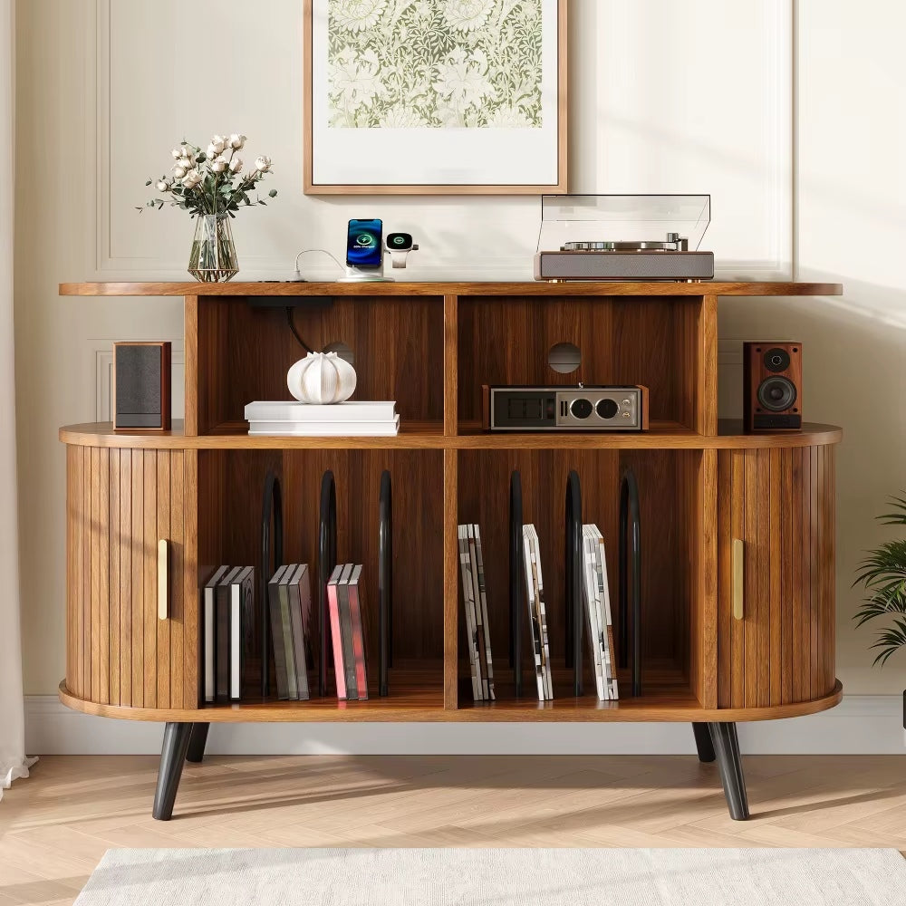 Console ovale dans un salon lumineux