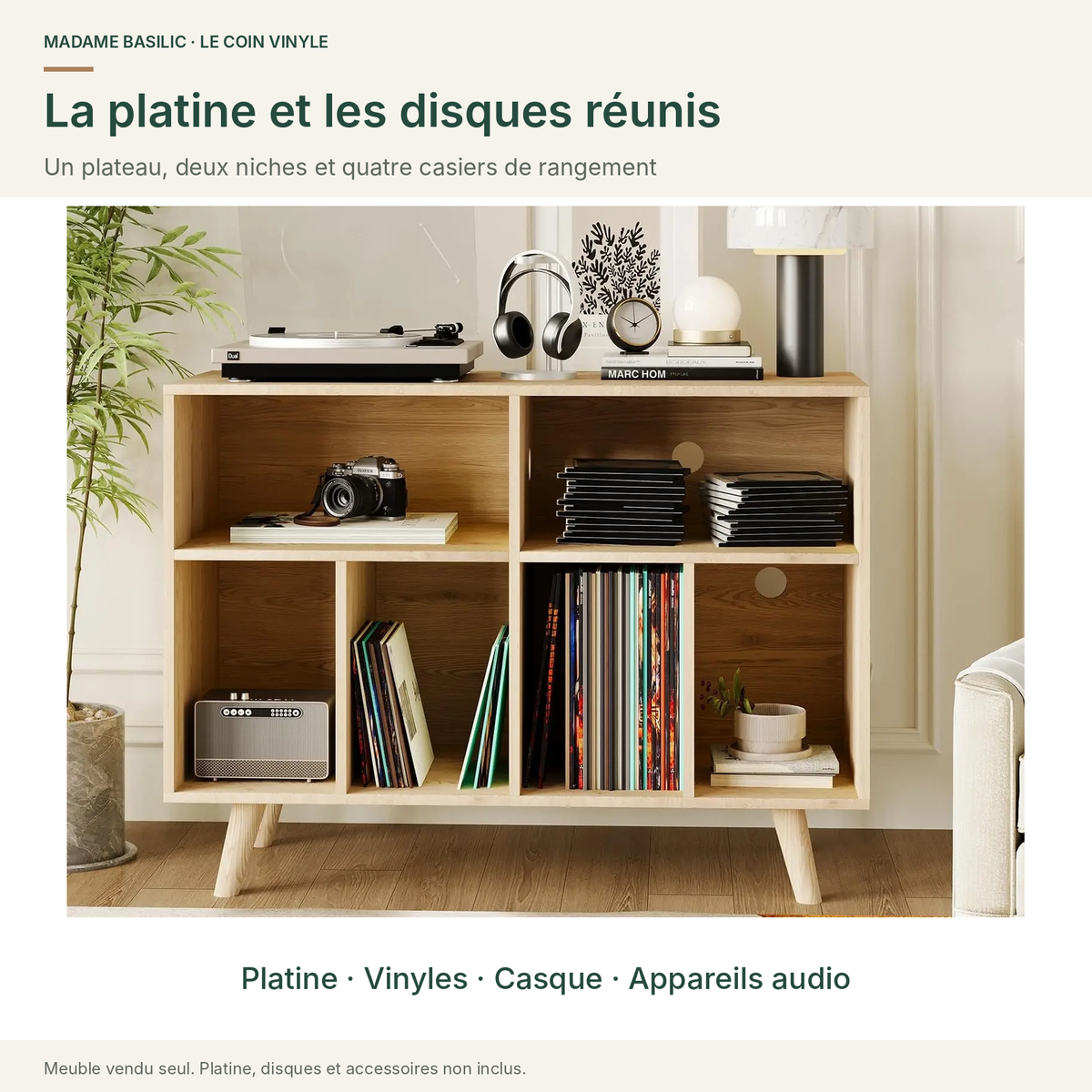 Platine, niches pour appareils audio et quatre casiers pour les disques