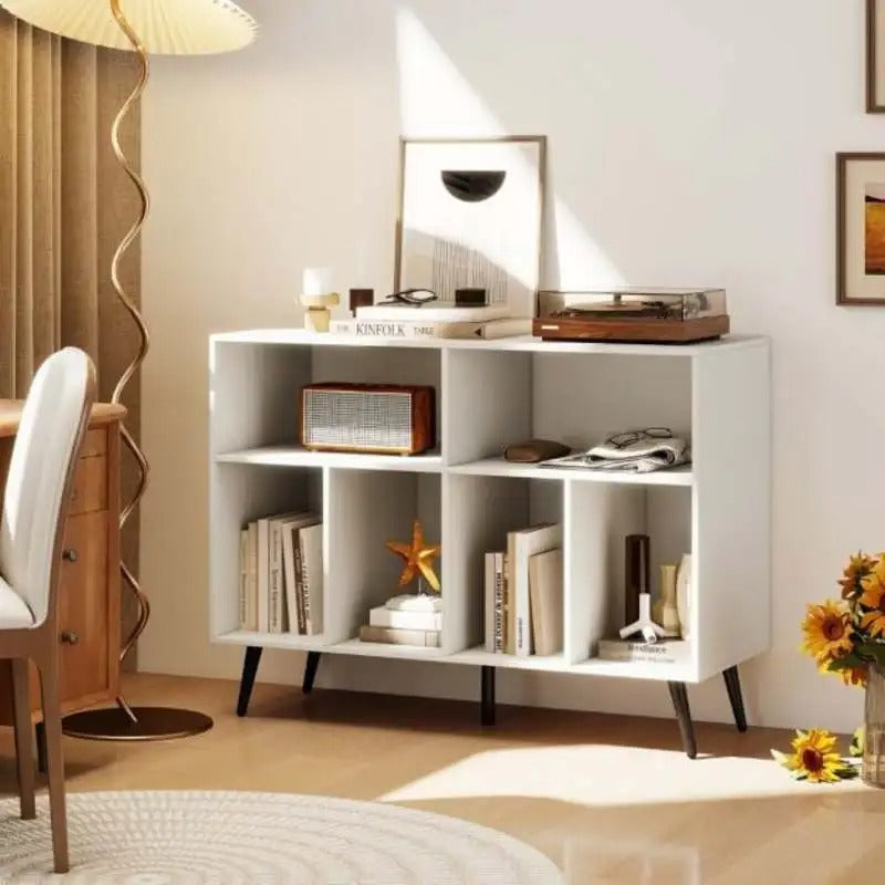 Organisation des niches et casiers du meuble blanc